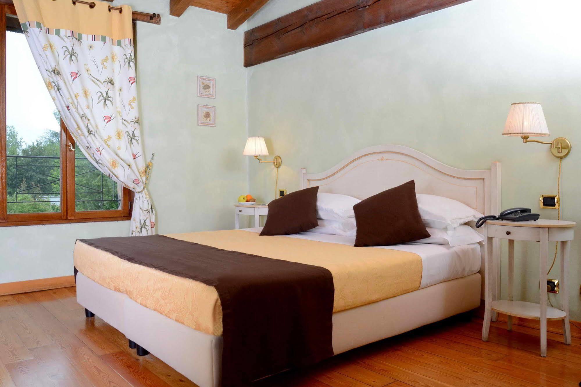 Albergo Dimora Storica Antica Hostelleria Crema Exterior foto